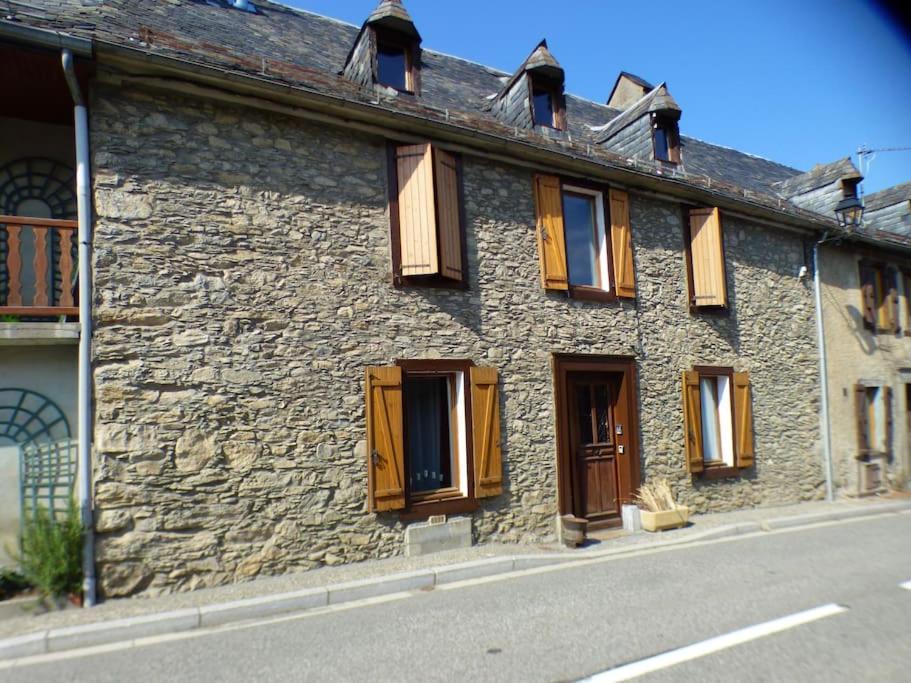Maison Familiale Pour 8 Saint-Aventin Bagian luar foto