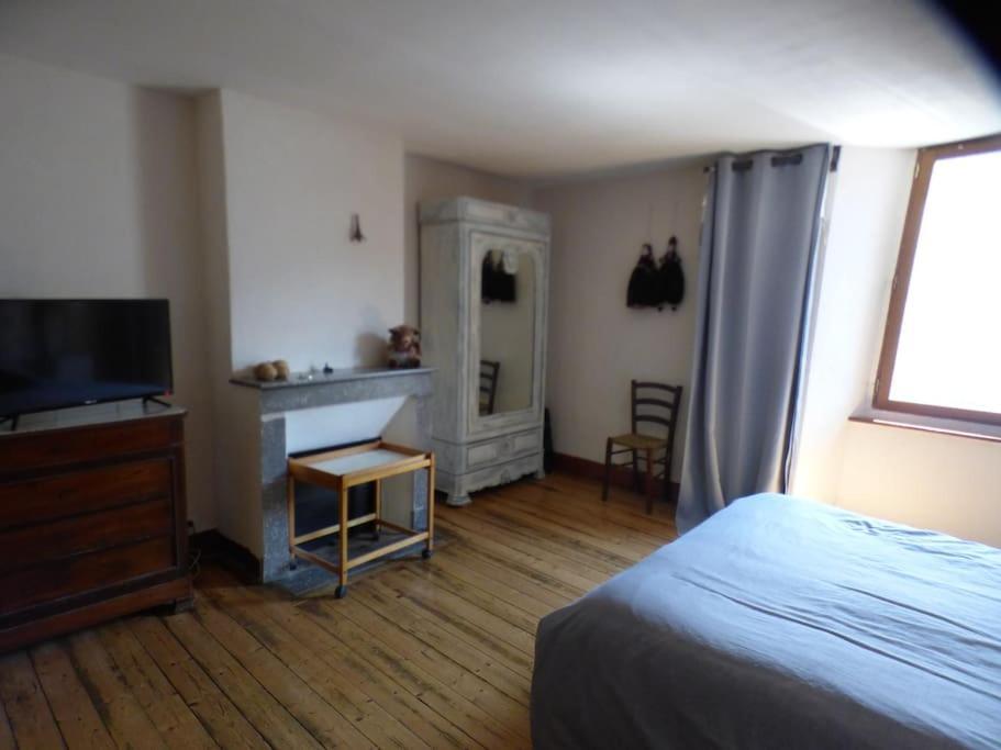 Maison Familiale Pour 8 Saint-Aventin Bagian luar foto