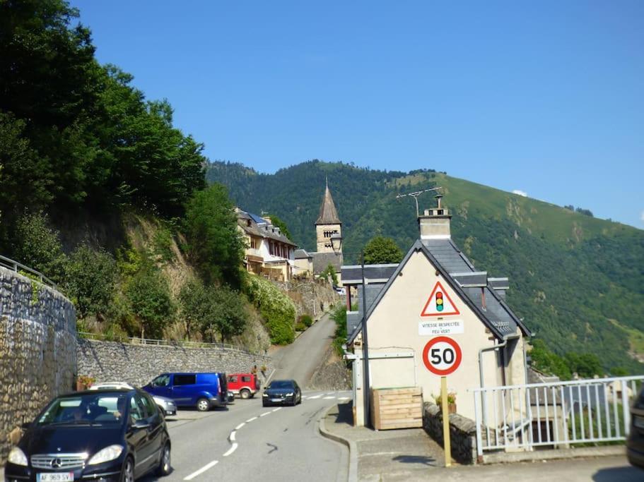 Maison Familiale Pour 8 Saint-Aventin Bagian luar foto