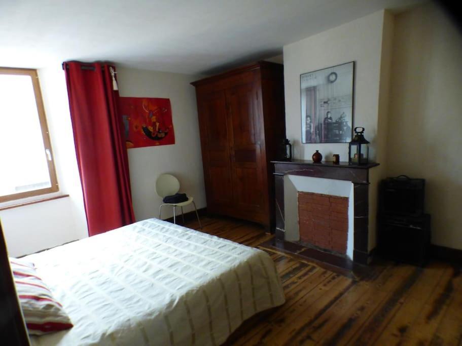 Maison Familiale Pour 8 Saint-Aventin Bagian luar foto