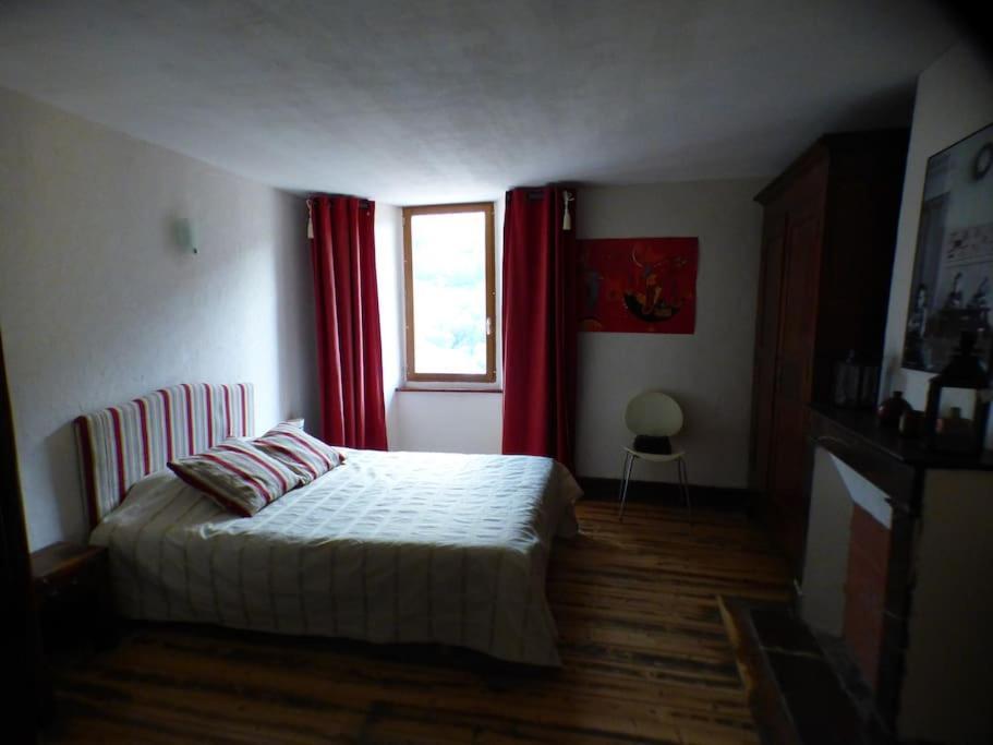 Maison Familiale Pour 8 Saint-Aventin Bagian luar foto