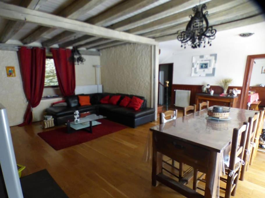 Maison Familiale Pour 8 Saint-Aventin Bagian luar foto