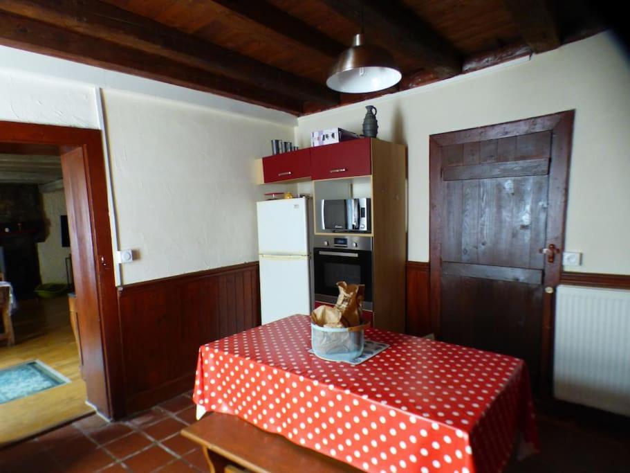 Maison Familiale Pour 8 Saint-Aventin Bagian luar foto