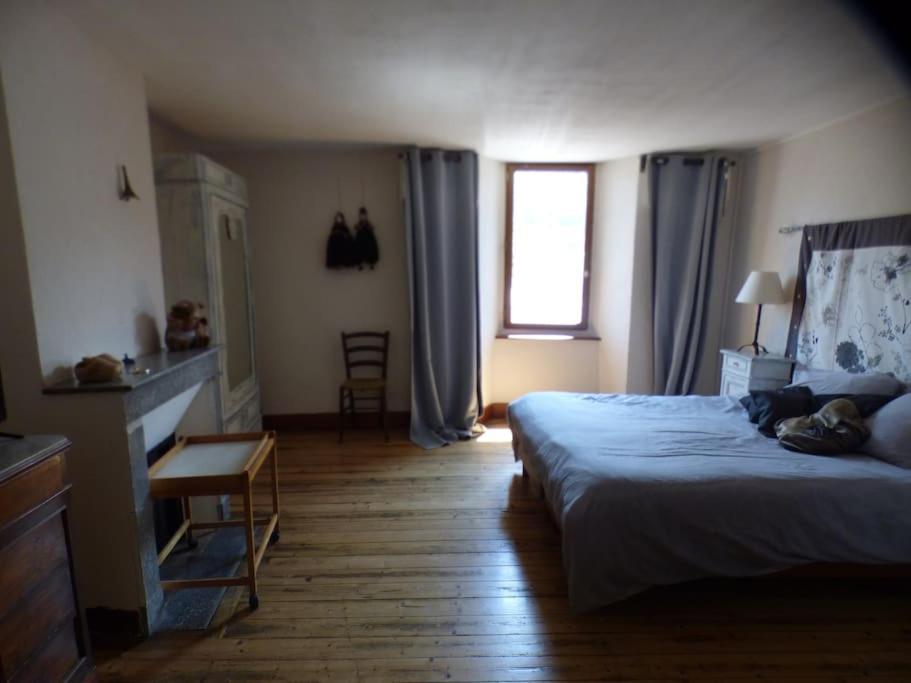 Maison Familiale Pour 8 Saint-Aventin Bagian luar foto