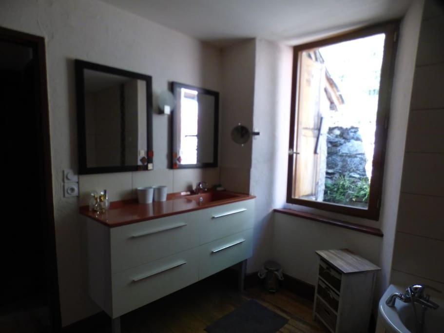 Maison Familiale Pour 8 Saint-Aventin Bagian luar foto